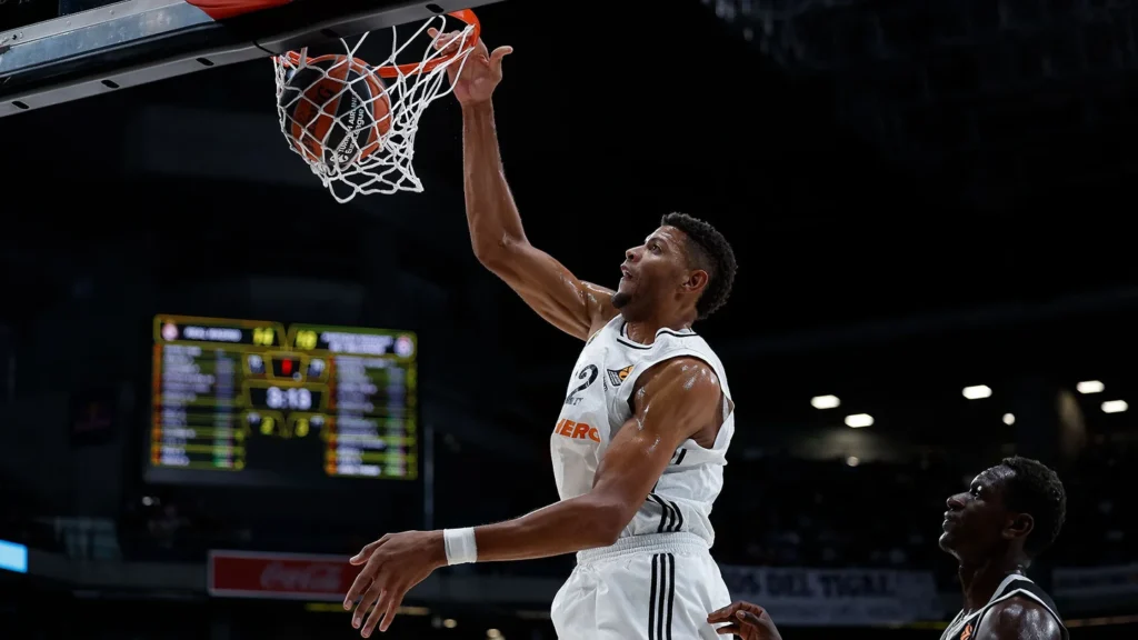 El Real Madrid visita mañana al Baskonia